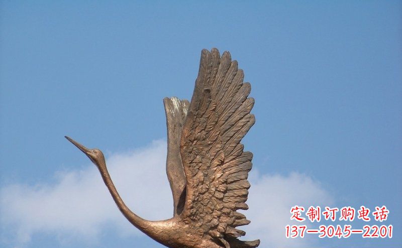 济南展翅高飞的仙鹤动物铜雕