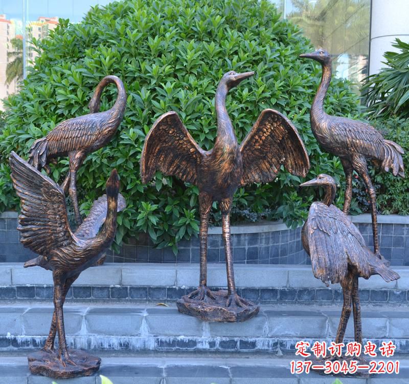 济南展翅仙鹤雕塑