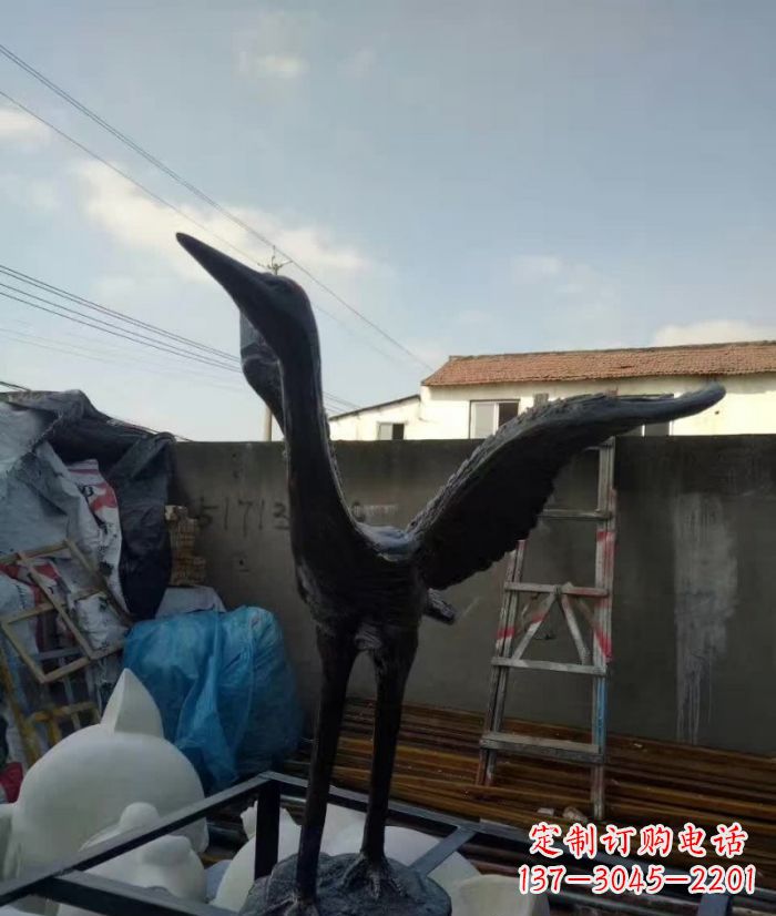 济南展翅仙鹤铜雕 (2)