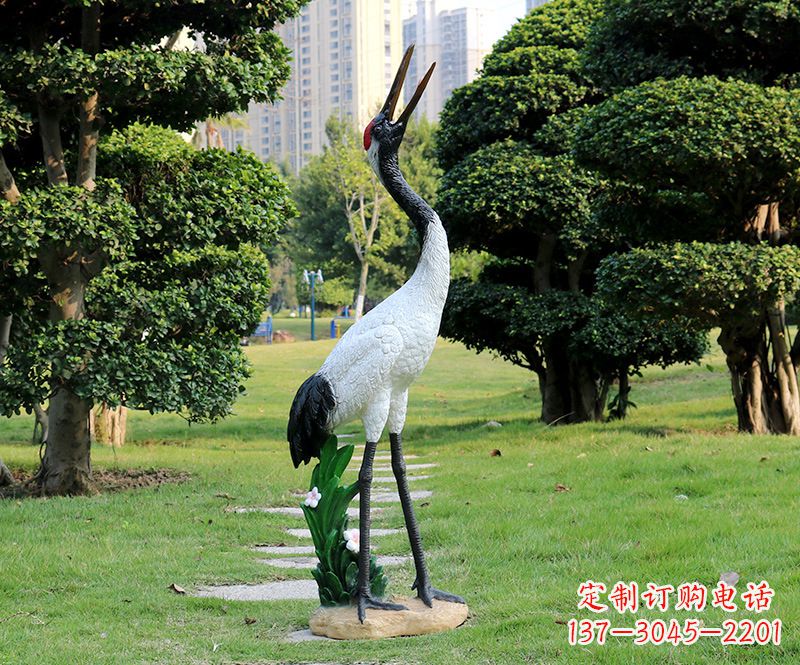 济南站立仙鹤雕塑