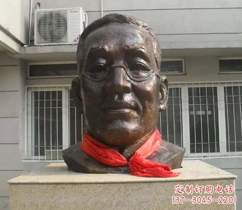 济南张伯岑校园名人头像铜雕