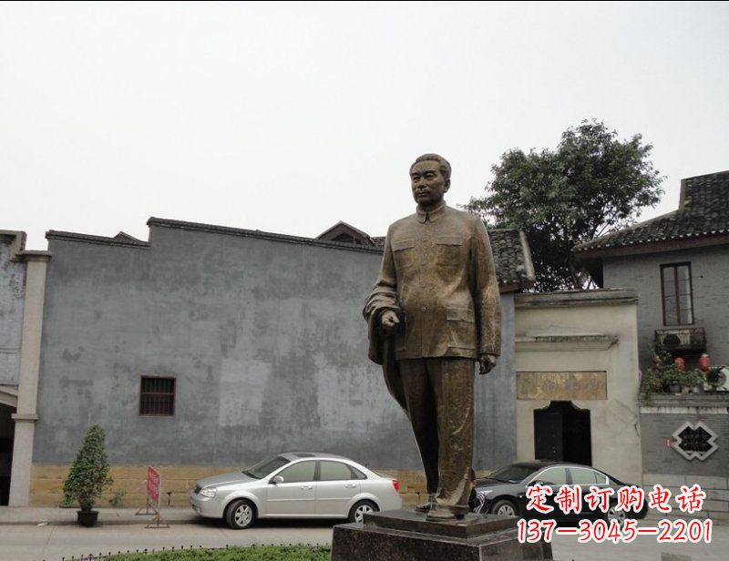 济南周恩来广场伟人铜雕