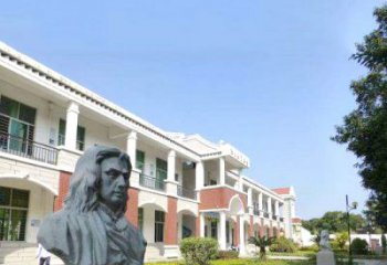 济南校园名人牛顿石雕头像