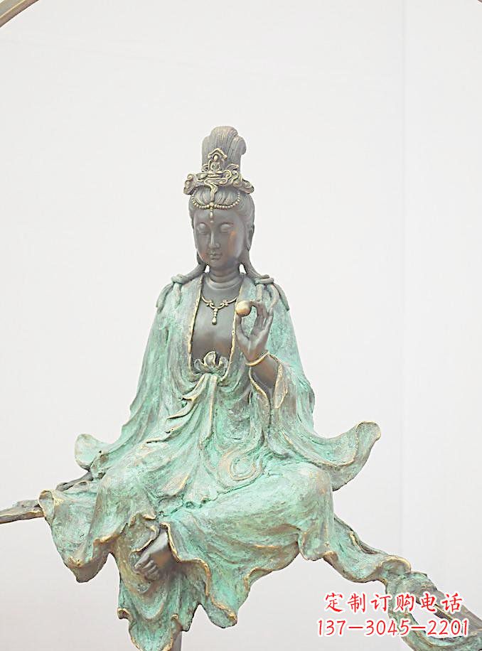 济南铸铜观自在观音雕像