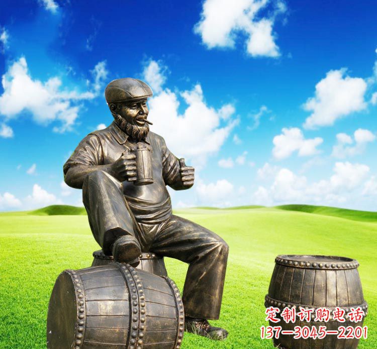 济南坐酒桶喝啤酒的西方人物铜雕